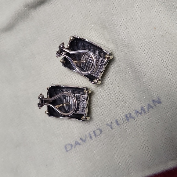 DAVID YURMAN 14 KT YELLOW GOLD AND SILVER EARRINGS WITH OMEGA BACKS - Picture 4 of 6